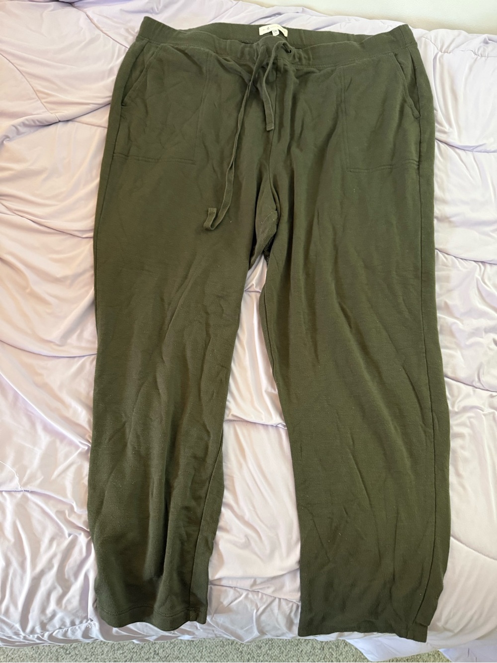 Lou & Grey LOFT Olive Green Drawstring Joggers